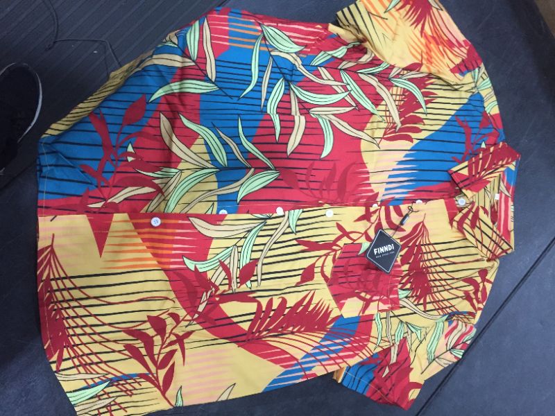 Photo 1 of Button Down T-Shirt Tropical XL