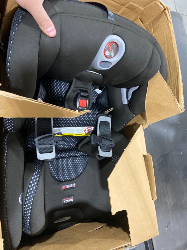 Photo 2 of Britax Boulevard ClickTight Convertible Car Seat, Cool Flow Grey
