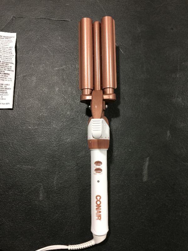 Photo 1 of Conair Double Ceramic Triple Barrel Hair Waver CD704
