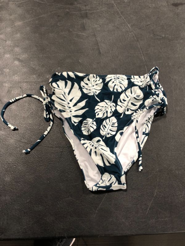 Photo 2 of Cupshe Cute Leafy High Waisted Bikini Bottom Medium
