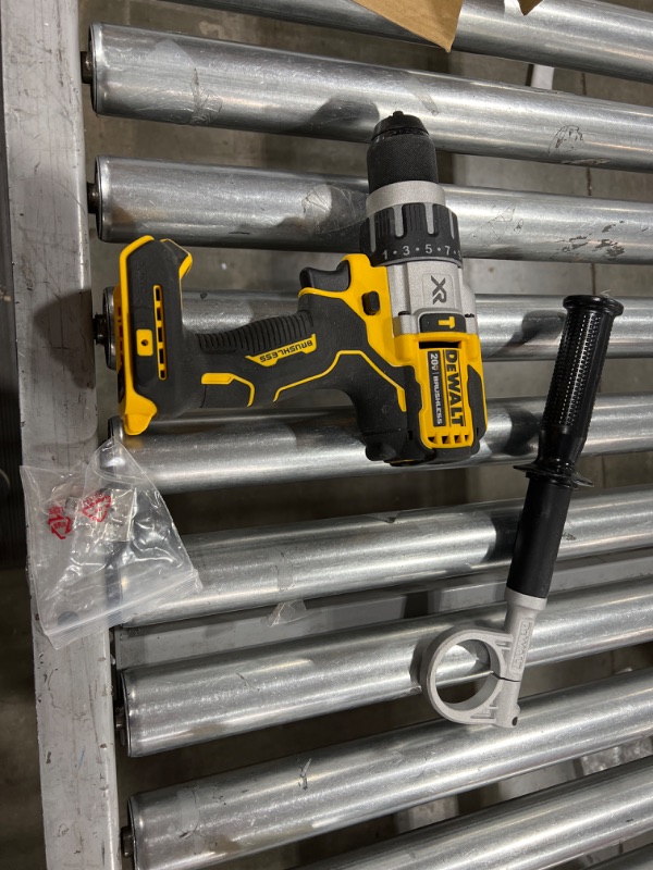 Photo 2 of Dewalt DCD998B 20V MAX XR Brushless Lithium-Ion 1/2 in. Cordless Hammer Drill (Tool Only)
