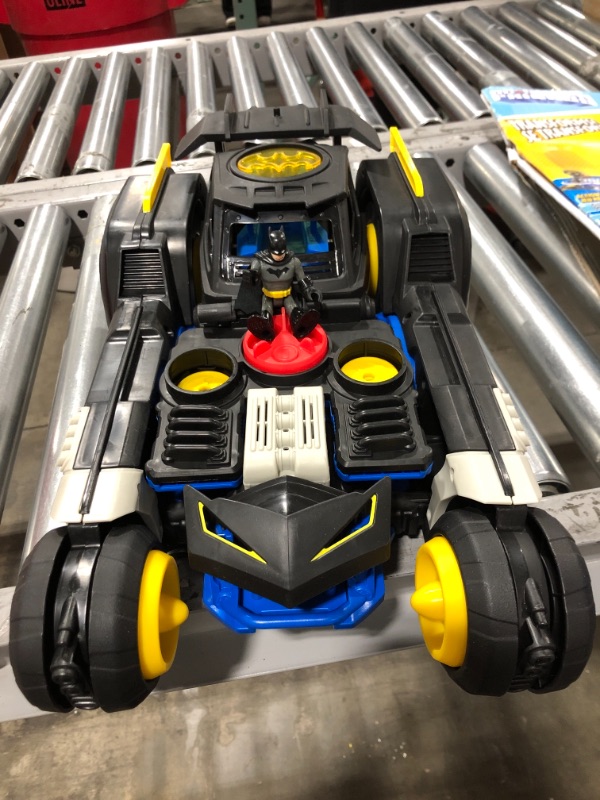 Photo 2 of Fisher-Price Imaginext DC Super Friends Transforming Batmobile R/c
