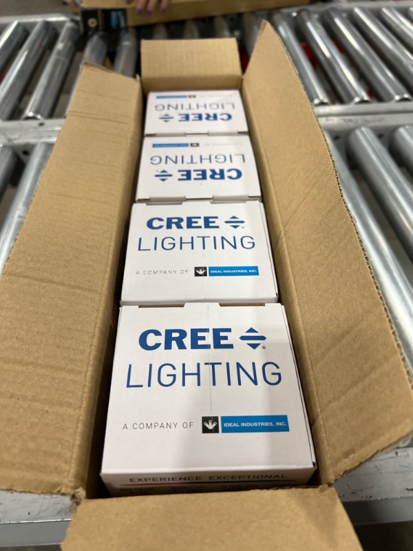 Photo 2 of Cree Lighting A21 125W Equivalent LED Bulb, 2000 lumens, Dimmable, Daylight 5000K, 25,000 Hour Rated Life, 90+ CRI |4 Pack, White - 