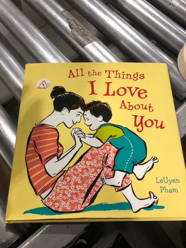 Photo 2 of All the Things I Love About You Hardcover – November 23, 2010
