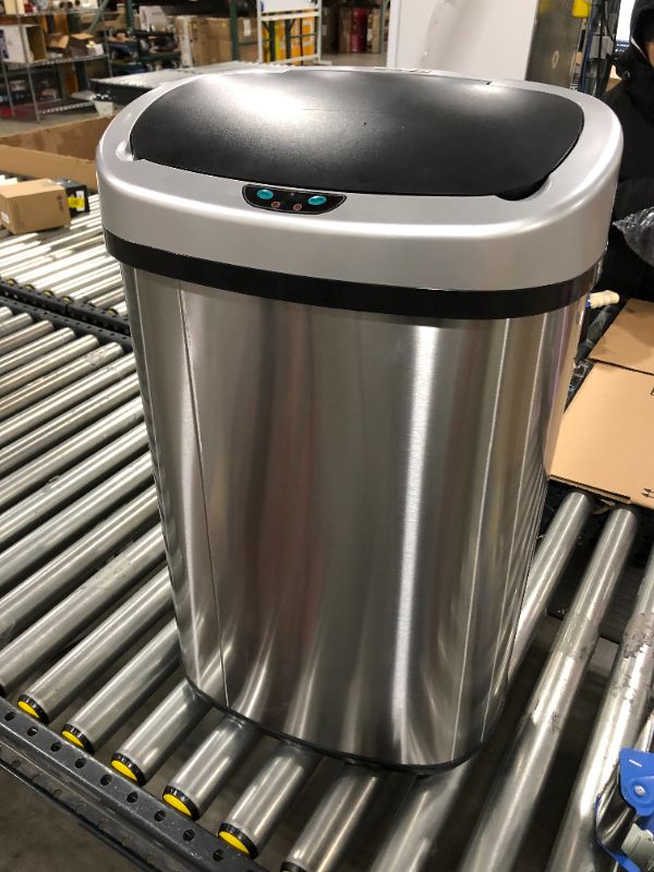 Photo 1 of 13 GALLON TRASH CAN 