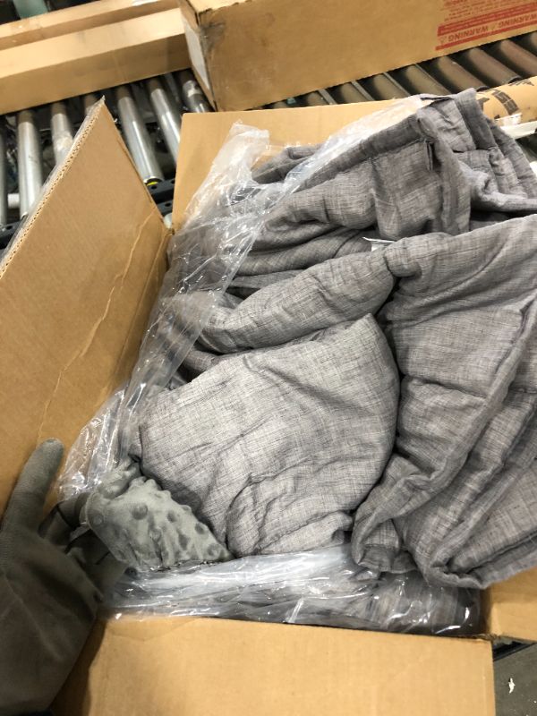 Photo 2 of Amazon Basics Weighted comforter 20 lb, 48x72", Dark Grey 
