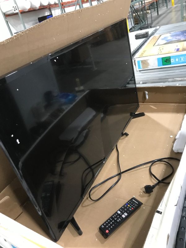 Photo 2 of PARTS! SAMSUNG 40-inch Class LED Smart FHD TV 1080P (UN40N5200AFXZA, 2019 Model)