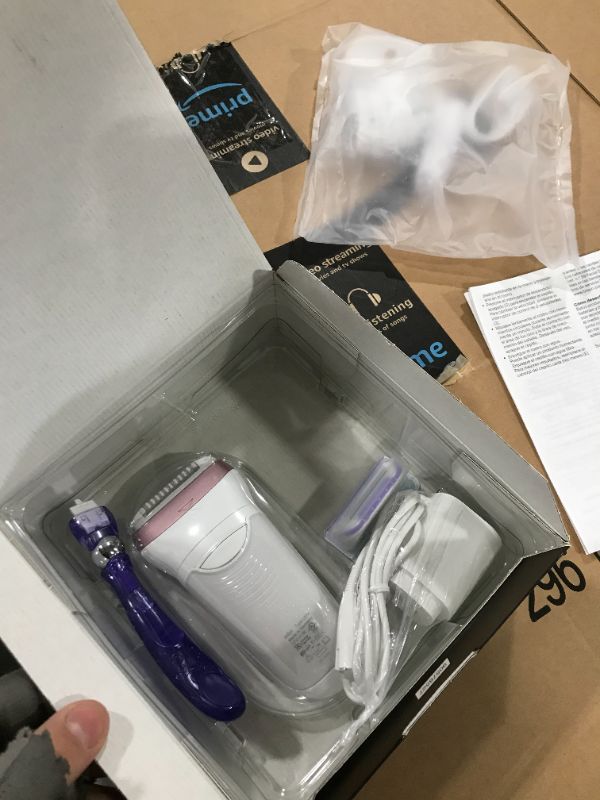 Photo 2 of Braun Epilator Silk-épil 9 9-870, Facial Hair Removal for Women, Wet & Dry, Women Shaver & Trimmer, Cordless, Rechargeable, with Venus Extra Smooth Razor