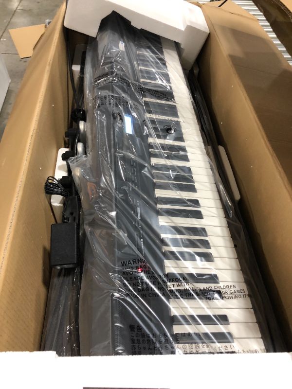 Photo 2 of Donner DEP-20 Beginner Digital Piano 88 Key Full Size Weighted Keyboard, Portable Electric Piano with Sustain Pedal, Power Supply
