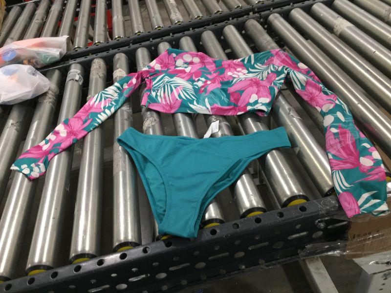 Photo 1 of WOMENS SWIM SUI T...MEDIUM...