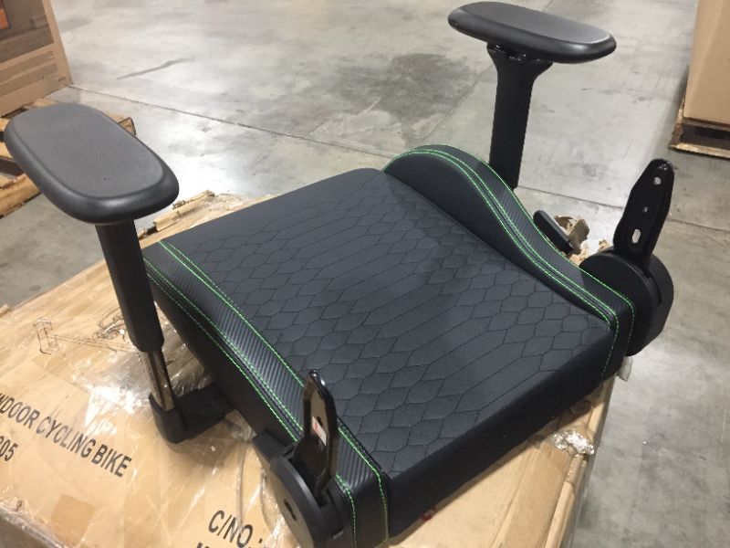 Photo 1 of Razer Iskur - Gaming chair with built-in lumbar support - Black/ Green
