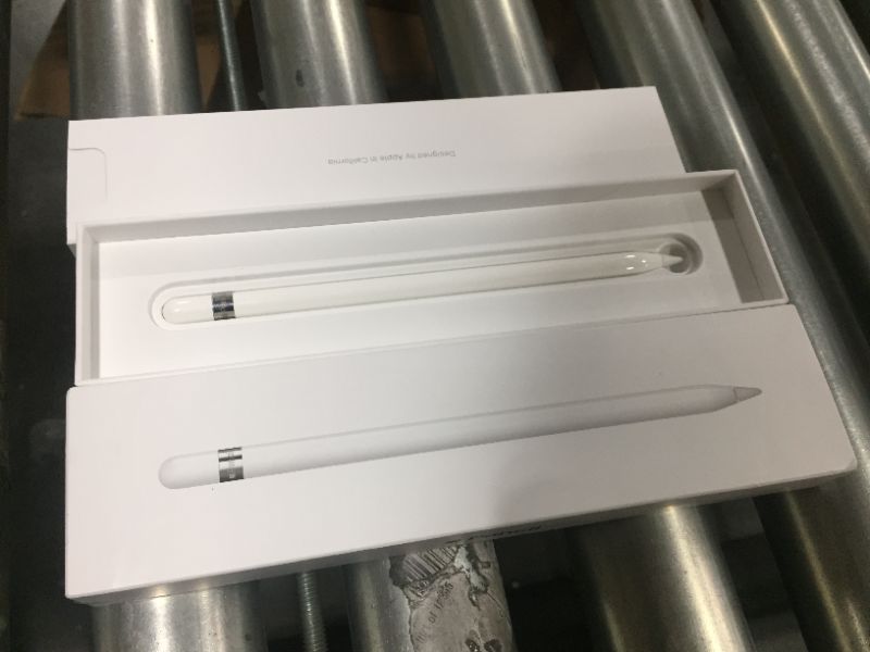 Photo 3 of Apple Pencil
