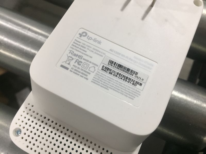 Photo 3 of TP-Link RE300 AC1200 Mesh Wi-Fi Range Extender
