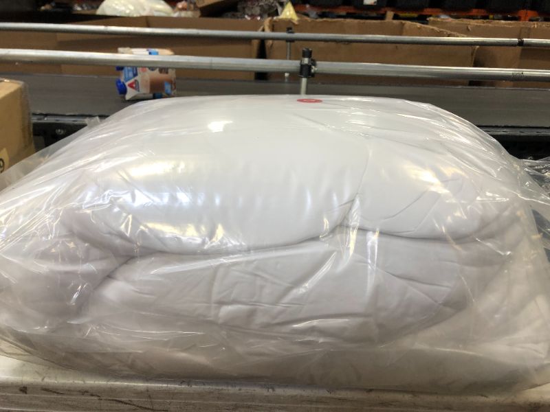 Photo 1 of CHOPINMOON MATTRESS TOPPER QUEEN WHITE