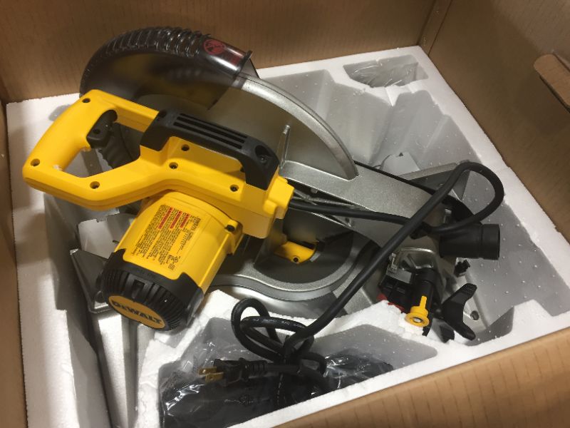 Photo 5 of DeWalt DWS715 12 Inch Compound Miter Saw Heavy Duty
