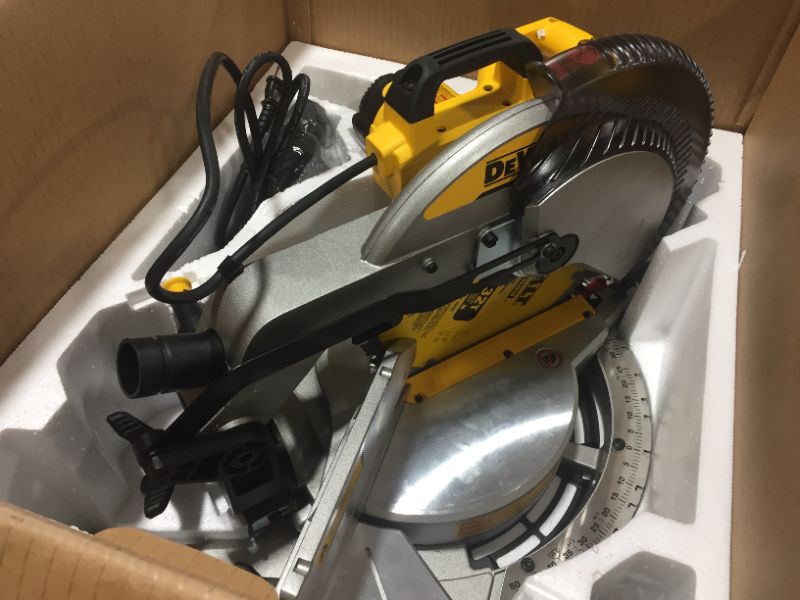 Photo 3 of DeWalt DWS715 12 Inch Compound Miter Saw Heavy Duty
