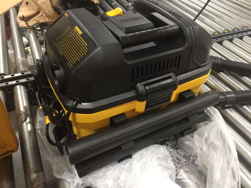 Photo 3 of Dewalt 4 Gallon Poly Wet/Dry Vacuum