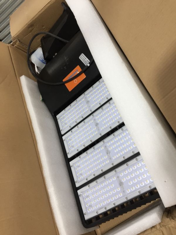 Photo 2 of EverWatt LED Outdoor Parking Lot Pole Light (Shoe Box) w Photocell (Bright as 5 Equiv. Metal-Halides/HPSs or 2 Equiv. Fluorescents), 5000K, 20500 lm, Direct Mount

