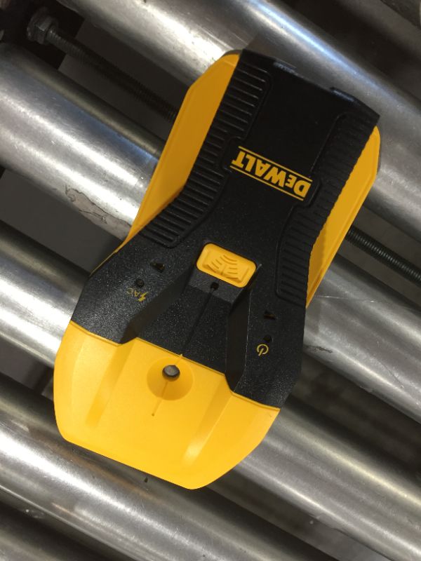 Photo 2 of DEWALT 1-1/2 in. Stud Finder