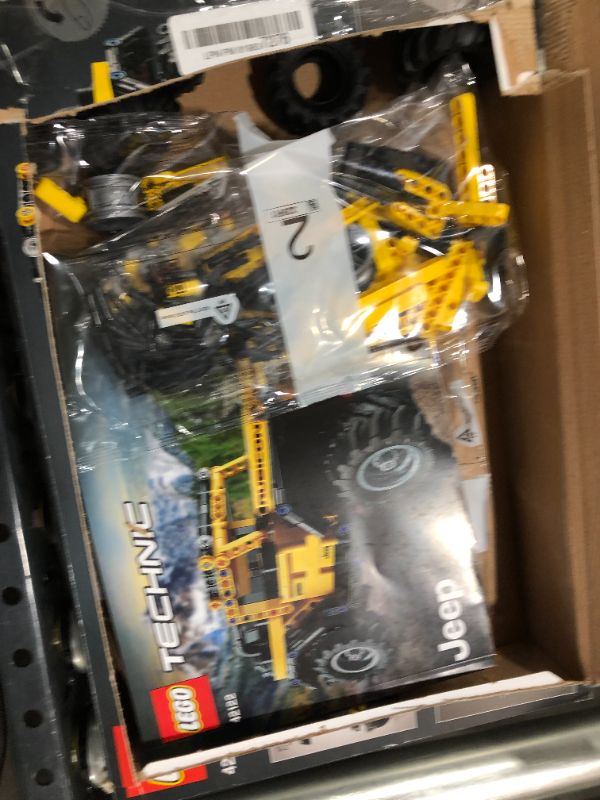 Photo 2 of LEGO Technic Jeep Wrangler 42122; an Engaging Model Building Kit for Kids Who Love High-Performance Toy Vehicles, New 2021 (665 Pieces)
