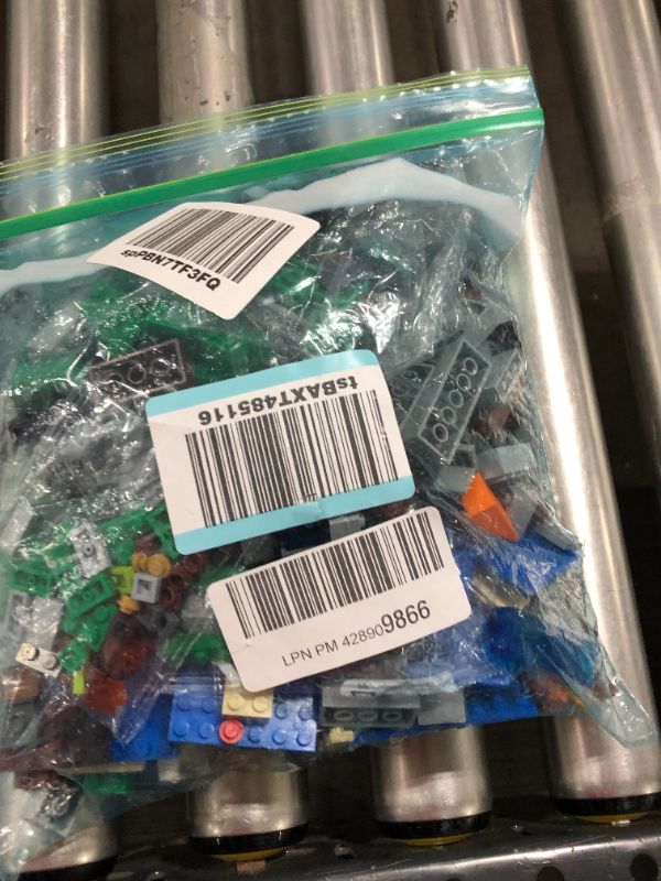 Photo 1 of LEGO Minecraft The Creeper Mine 21155 Building Kit (834 Pieces)
