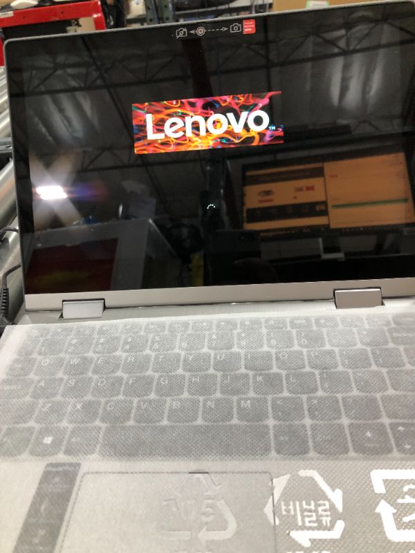 Photo 3 of Lenovo - Flex 3 11" 2-in-1 Chromebook Laptop - Mediatek MT8183 - 4GB Memory - 32GB eMMC - Arctic Grey
