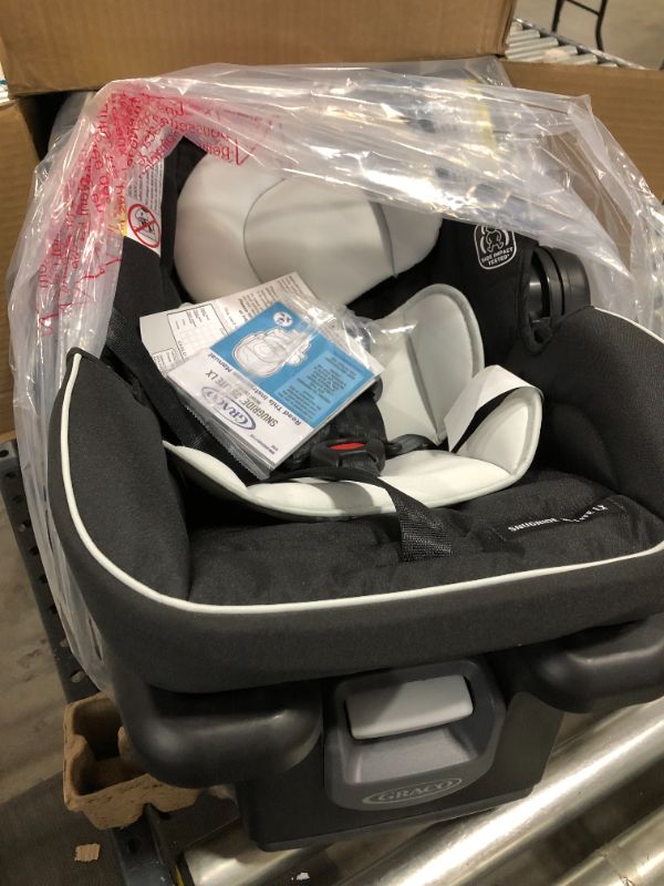 Photo 2 of Graco SnugRide 35 Lite LX Infant Car Seat

