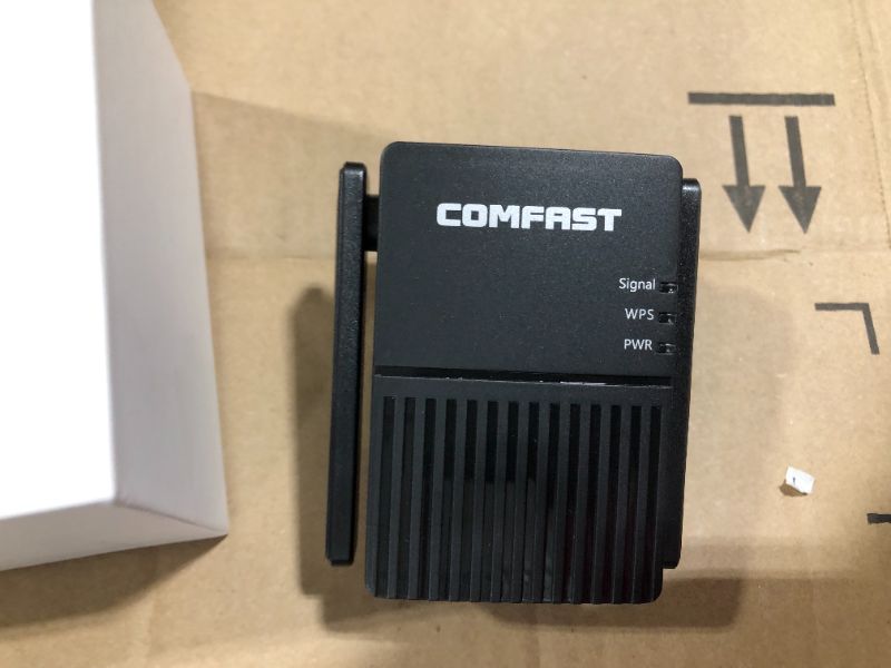 Photo 2 of Comfast CF-AC1200 1200Mbps Long Range Dual Band 2.4+5Ghz Wireless Wifi Repeater
