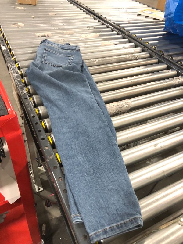 Photo 1 of Amazon Essentials Women's Mid Rise Curvy Skinny Jean 12