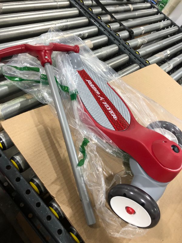 Photo 2 of Radio Flyer My 1st Scooter, toddler toy for ages 2-5 (Amazon Exclusive) , Red
