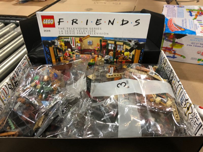 Photo 2 of LEGO Ideas 21319 Central Perk Building Kit (1,070 Pieces)
