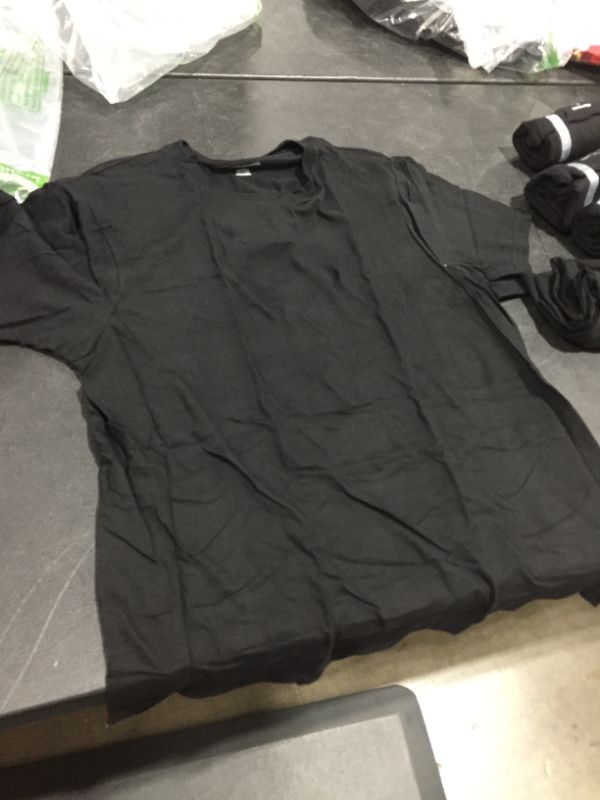 Photo 1 of Amazon Essentials Men's 6-Pack Crewneck Undershirts size:large