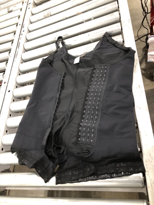 Photo 1 of L body shaper with corset