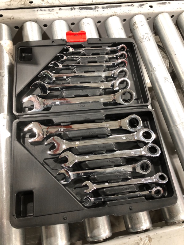 Photo 3 of 12 pc wrench set