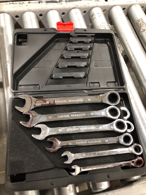 Photo 2 of 12 pc wrench set