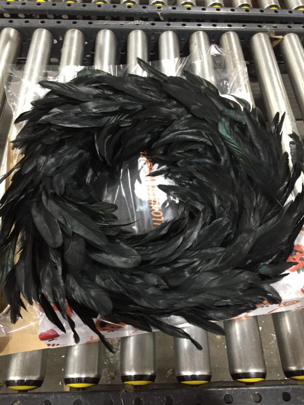 Photo 2 of 18 inch Black Feather Garland, Suitable for Halloween-Christmas, is a Good Decoration?Black Feather Door Hanging.
