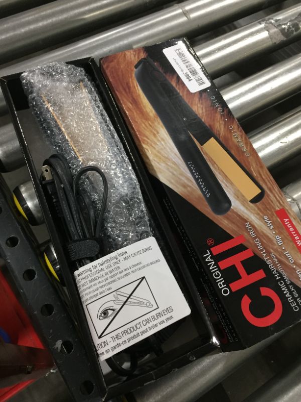 Photo 1 of CHI Original Ceramic Hair Straightening Flat Iron
