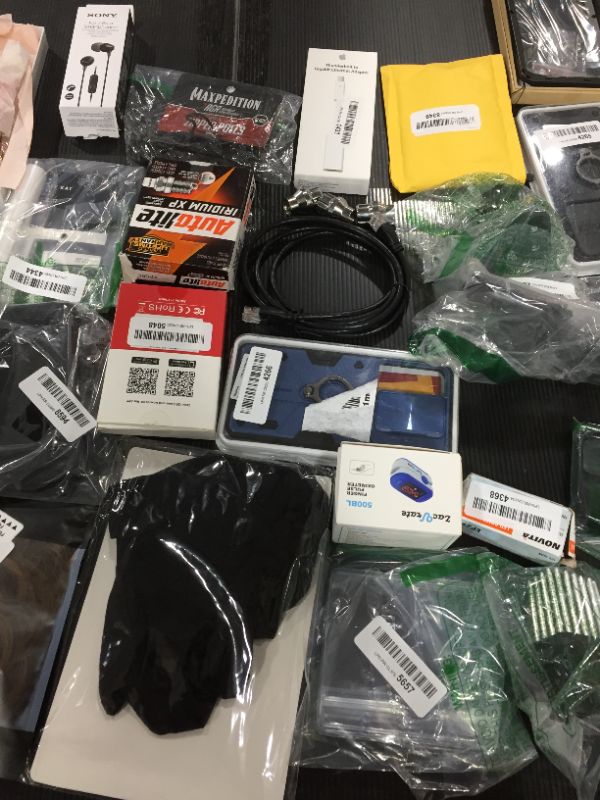 Photo 1 of box lot - misc items 