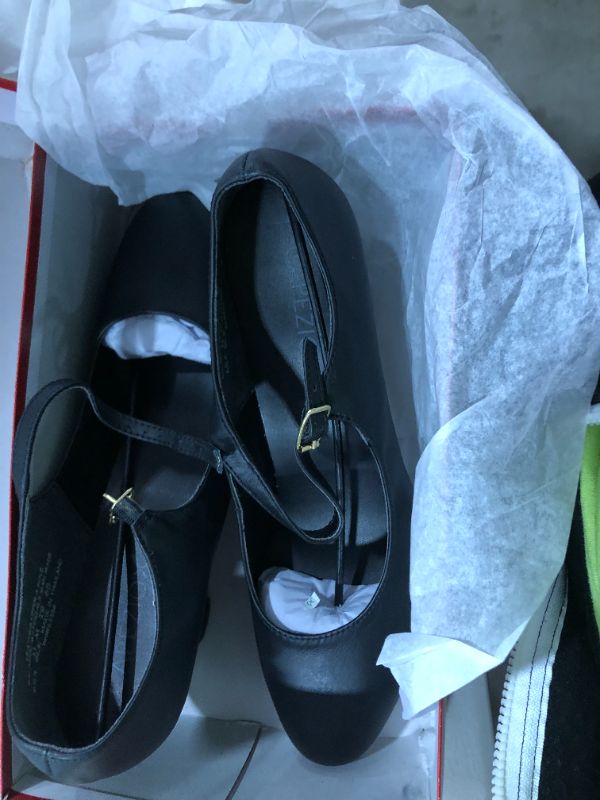 Photo 1 of Capezio Women's Manhattan Character Shoe,
size 11m