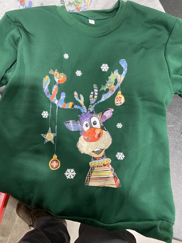 Photo 1 of Mens (L) Green Long Sleeve Christmas Sweater