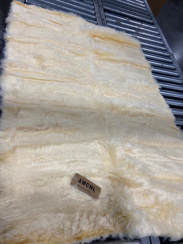 Photo 1 of AWCNL Area Rugs for Bedroom White Faux Fur Area Rug Furry Rugs 3x5Feet Fur Carpet Bedroom Carpet?91.5x153cm?
