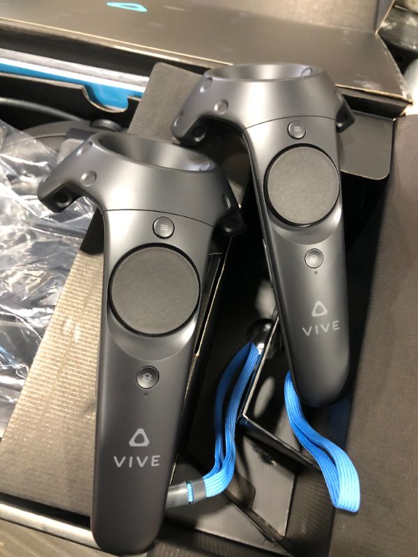 Photo 4 of HTC Vive Cosmos Elite VR Headset