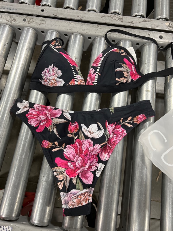 Photo 1 of CUPSHE BIKINI SIZE M 