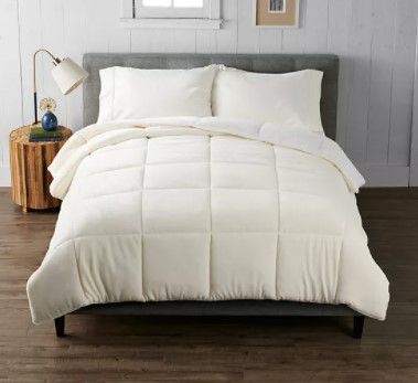 Photo 1 of Cuddl Duds® Cozy Soft Comforter size full/queen
