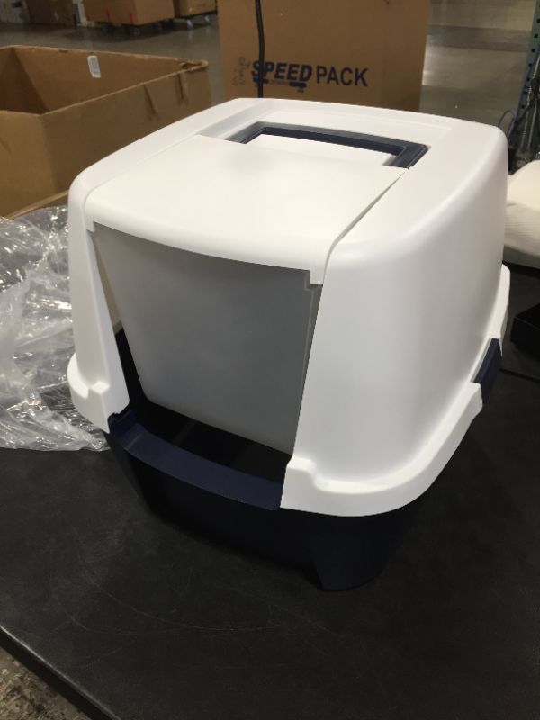 Photo 2 of IRIS USA Large Hooded Corner Litter Box with Scoop
