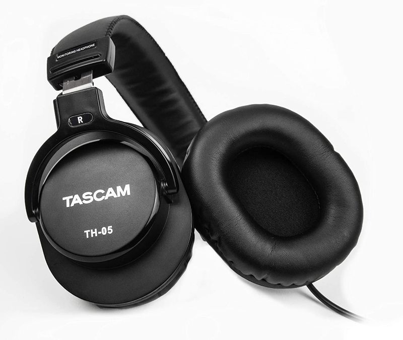 Photo 1 of Tascam TH-05 Monitoring Headphones (TH05)
