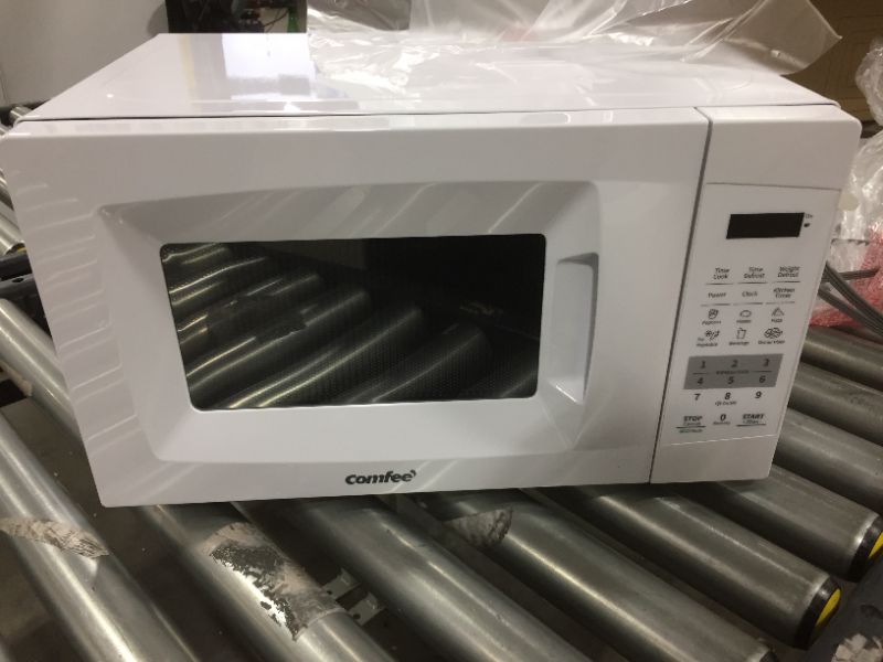 Photo 2 of COMFEE' EM720CPL-PM Countertop Microwave Oven with Sound On/Off, ECO Mode and Easy One-Touch Buttons, 0.7 Cu Ft/700W, Pearl White/ ONLY SELLING FOR PARTS!!
