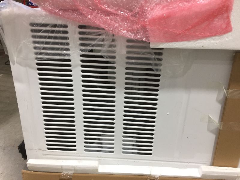 Photo 1 of LG 18,000 BTU 230V Dual Inverter Window Air Conditioner with Wi-Fi Control, 18000, White
