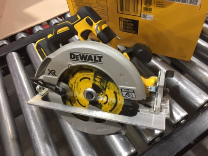 Photo 2 of DEWALT 20V MAX 7-1/4-Inch Circular Saw with Brake, Tool Only, Cordless (DCS570B)