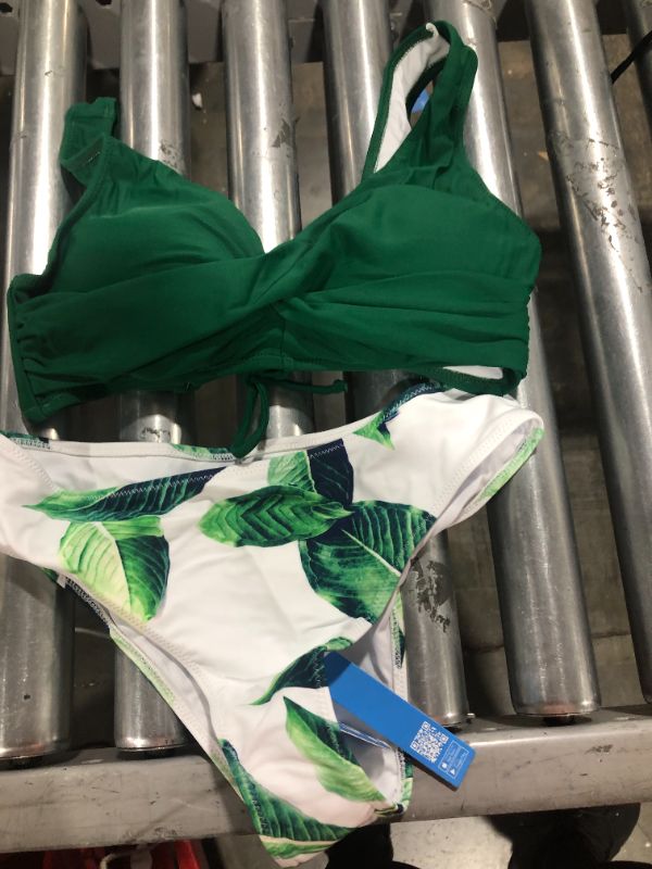 Photo 2 of Green Solid And Leafy Print Bikini
SIZE S
